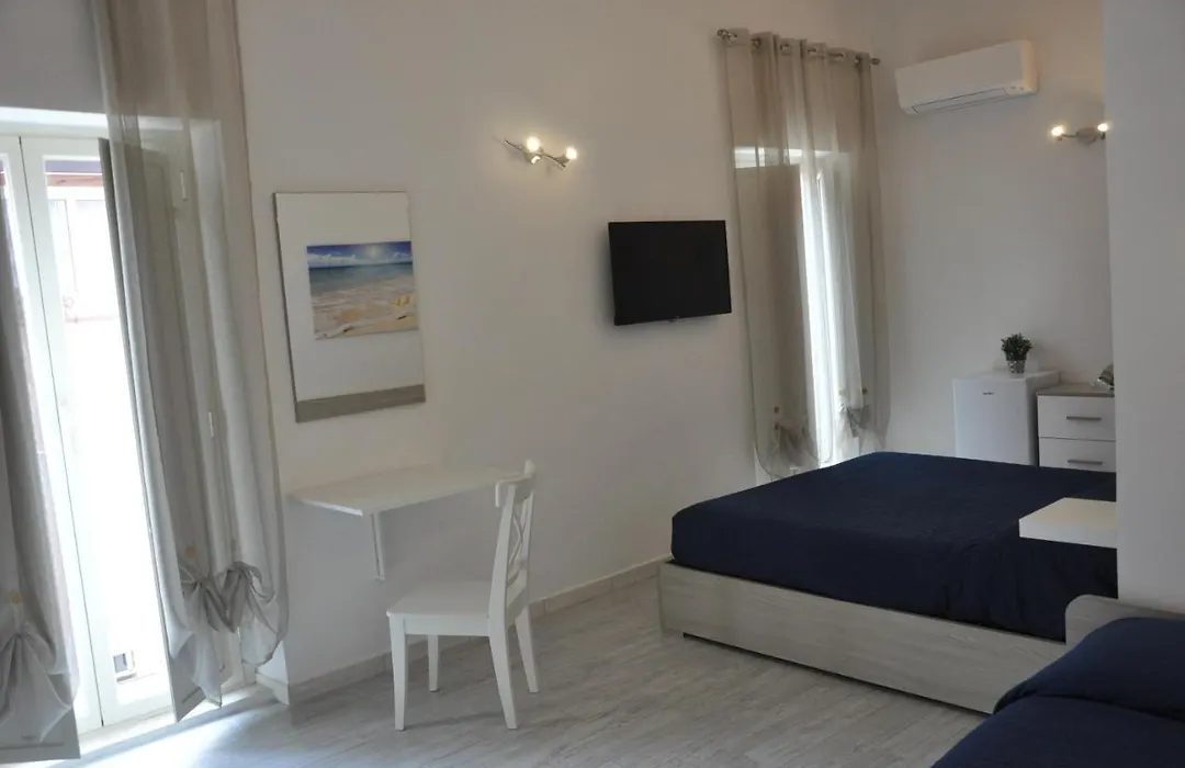 Brezza di mare Gaeta b&b-1