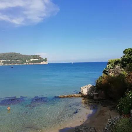 Brezza di mare Gaeta b&b-3
